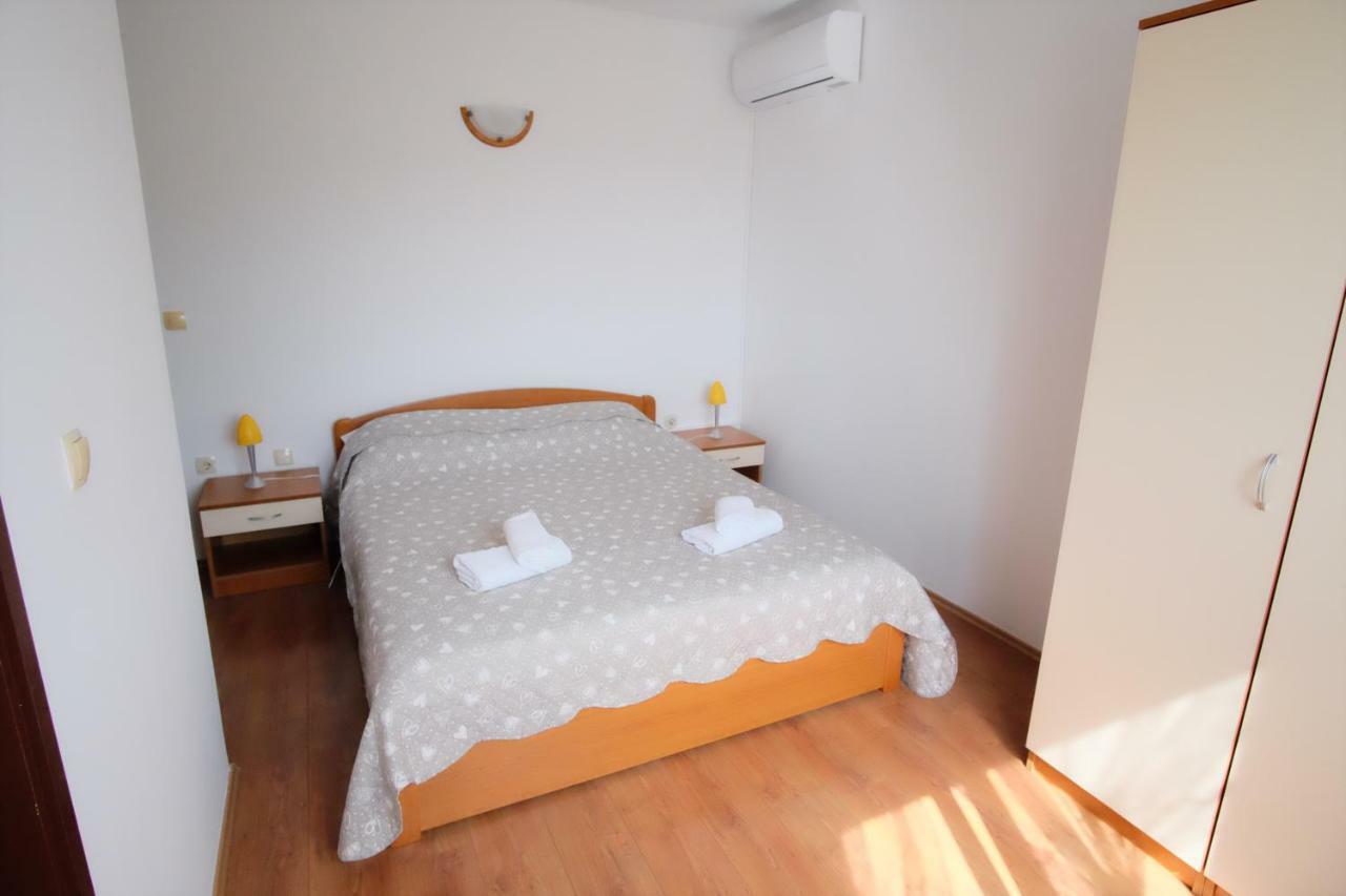 Apartmani Svemir Drage Eksteriør bilde