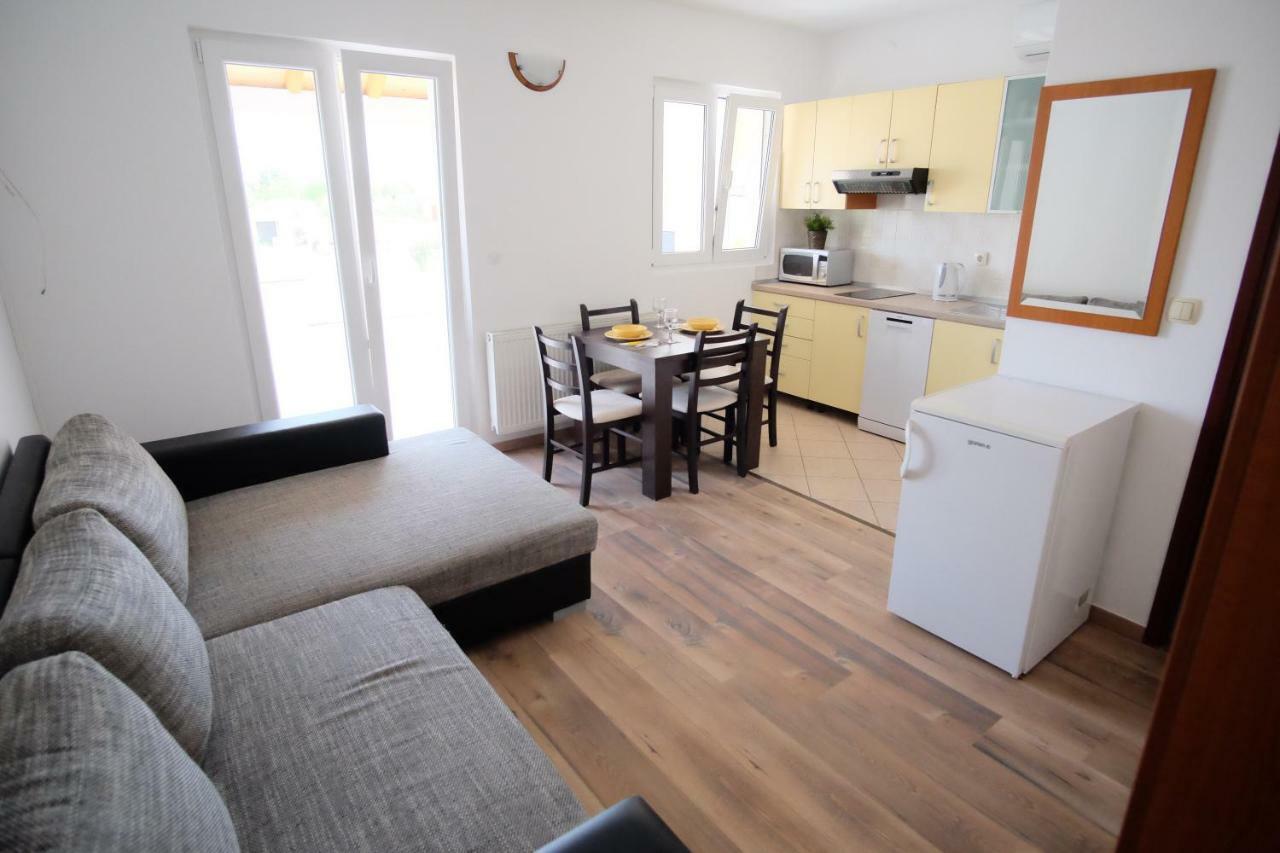 Apartmani Svemir Drage Eksteriør bilde